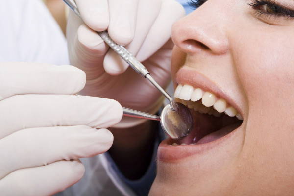 Clínica Dental Dr. Presencia Martí persona sonriendo